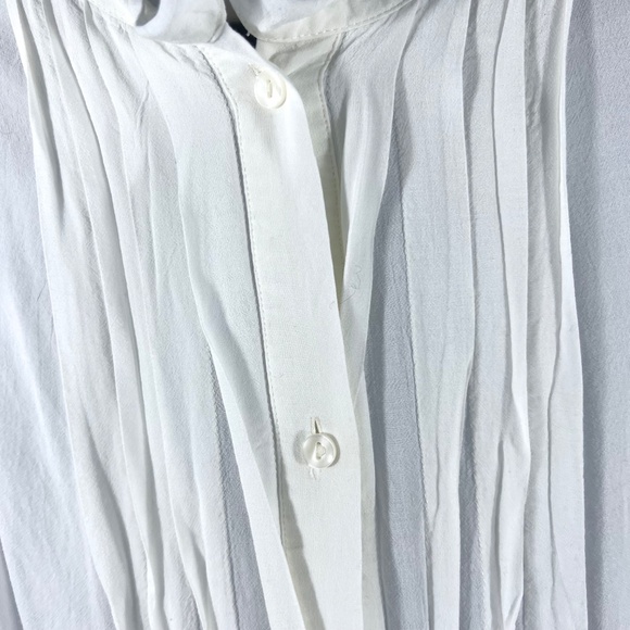🔥2/$10 |•LOFT•| Pretty White Tie Front Top - Picture 3 of 6